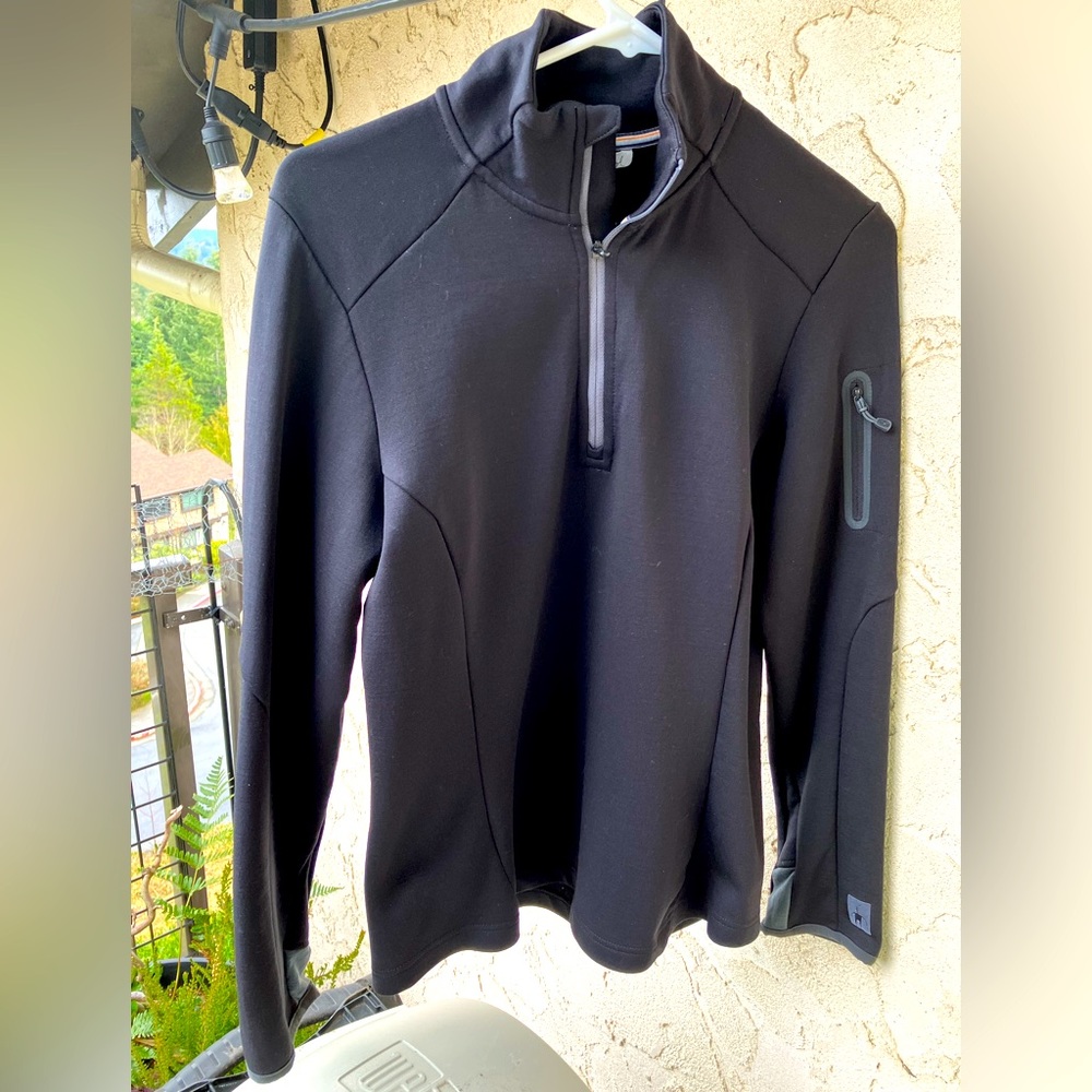 Smart wool 3/4 zip pullover. Medium.